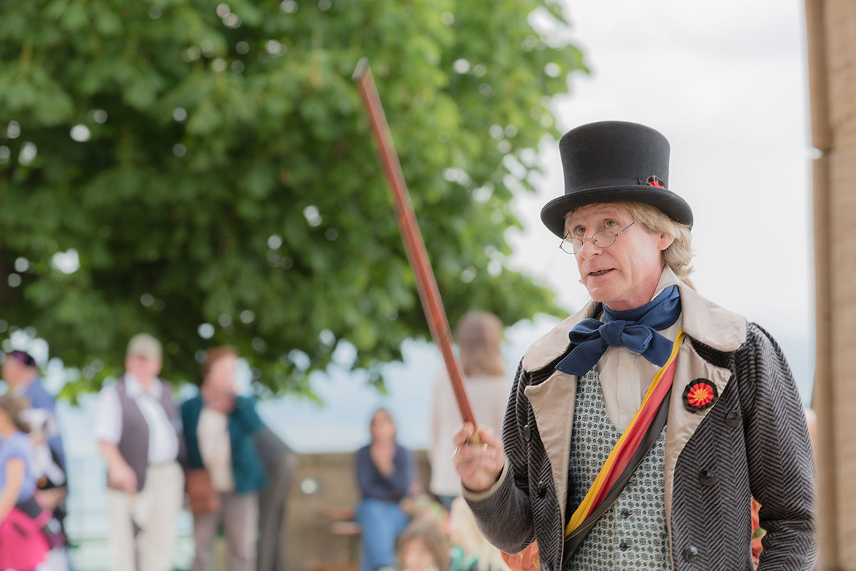 hambacher schloss hambacher fest inszenierte fuehrung neustadt weinstraße wiege demokratie hambacher schloss hambacher fest inszenierte fuehrung neustadt weinstraße wiege demokratie
