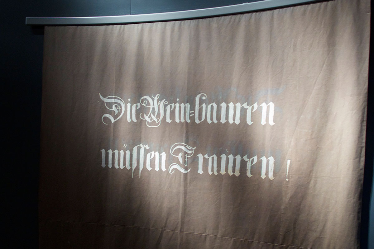 hambacher schloss hambacher fest inszenierte fuehrung neustadt weinstraße wiege demokratie hambacher schloss hambacher fest inszenierte fuehrung neustadt weinstraße wiege demokratie