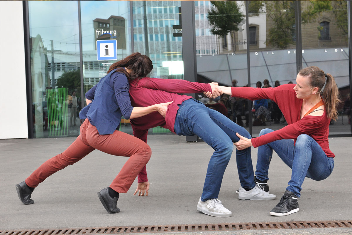 strassentheater ludwigshafen damotus! take air strassentheater ludwigshafen damotus! take air