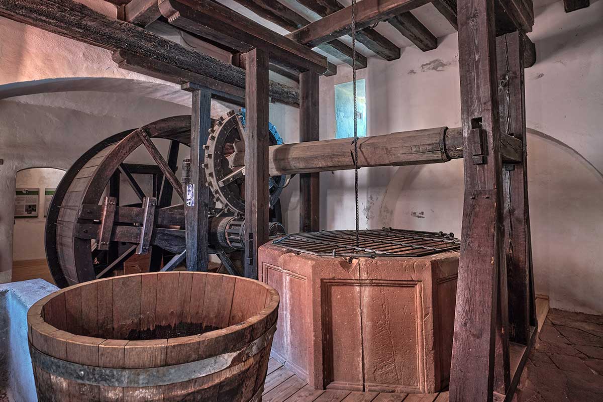 burg breuberg odenwald schlösser hessen brunnen burg breuberg odenwald schlösser hessen brunnen