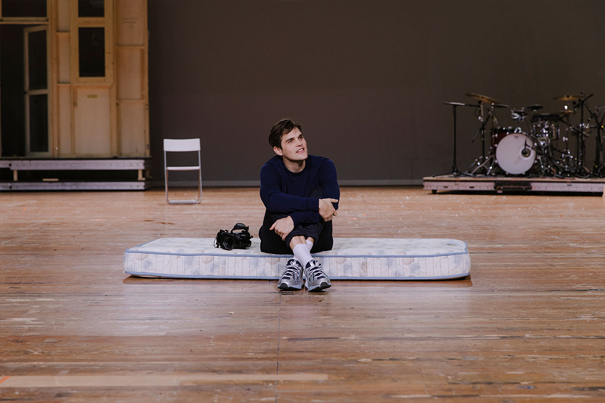 festspiele ludwigshafen theater pfalzbau einfach das Ende der Welt schauspielhaus zürich christopher rüping festspiele ludwigshafen theater pfalzbau einfach das Ende der Welt schauspielhaus zürich christopher rüping