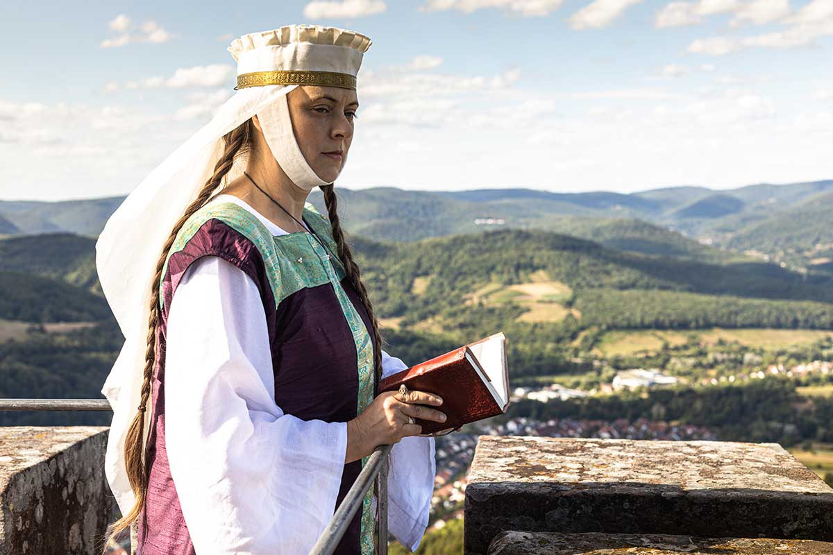 generaldirektion kulturelles erbe rheinland-pfalz burg trifels stationentheater anno 1192