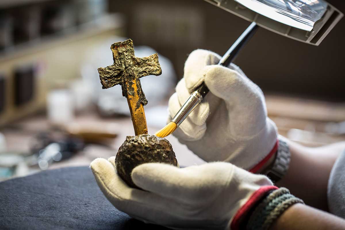 historisches museum pfalz speyer domschatz kreuz krone ausstellung